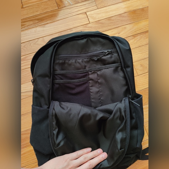 Lululemon liftOS backpack - Picture 3 of 5